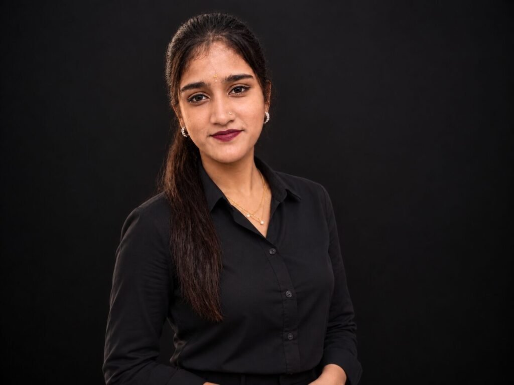 Dharshini, PS Digital Marketing team member